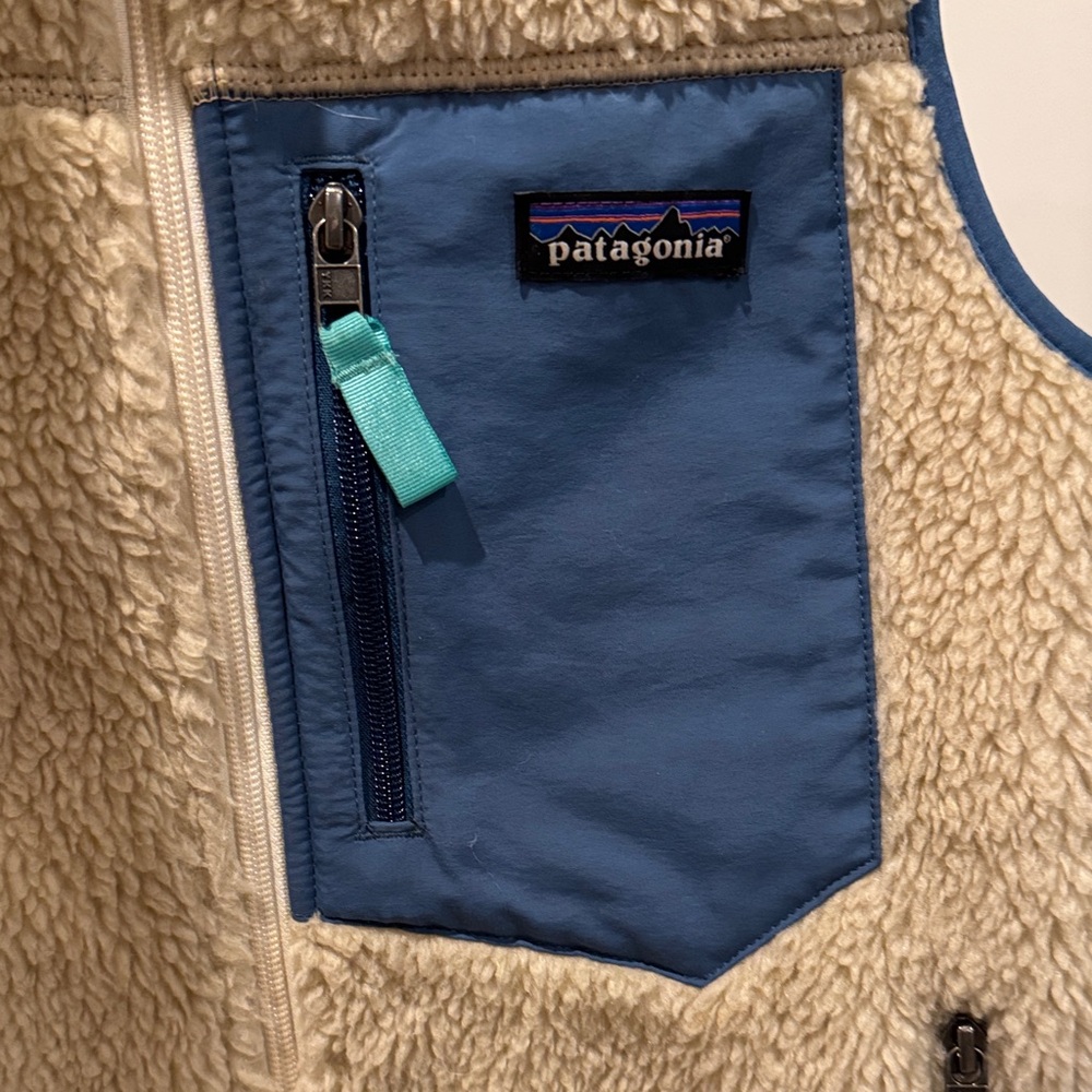 Patagonia Cream and Blue Fleece Vest - Picture 4 of 4